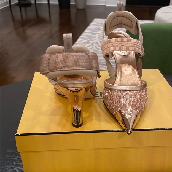 Fendi Women's Glitter Pointed-Toe Heels - Rose Gold - Picture 4 of 6